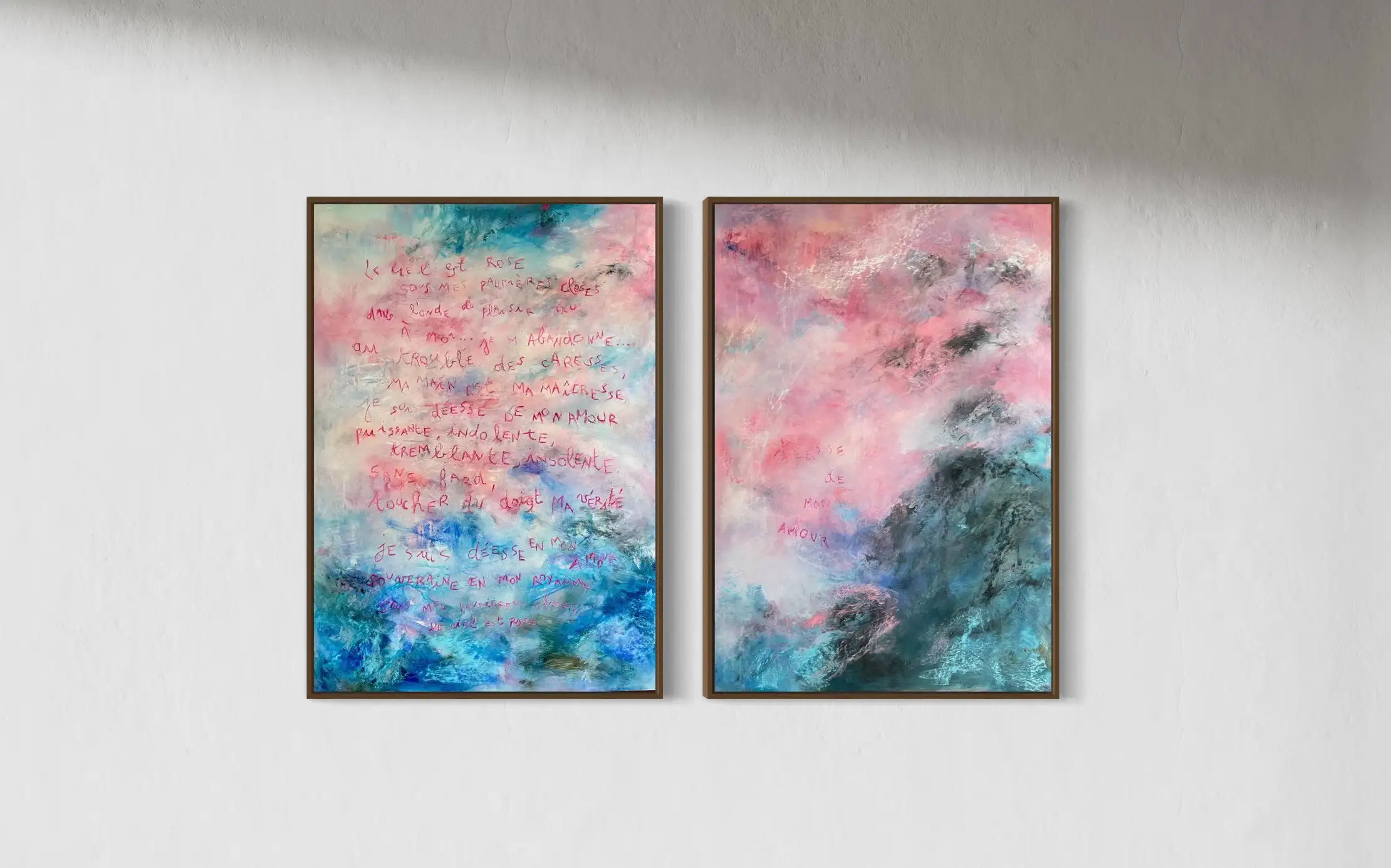 Déesse de mon amour, diptyque à l'huile et au pastel sec sur panneau de bois de l'artiste Mai Khanh Pham To dans les tons bleutés, grisés, rose