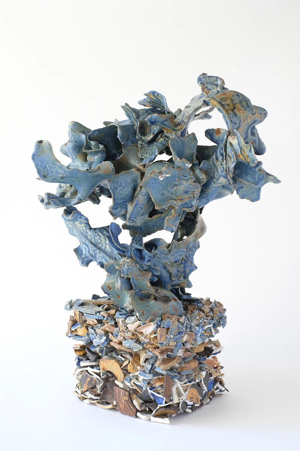 La Déchirure en 2026 n°6, Junliang Ma, Grès, porcelaine et plâtre